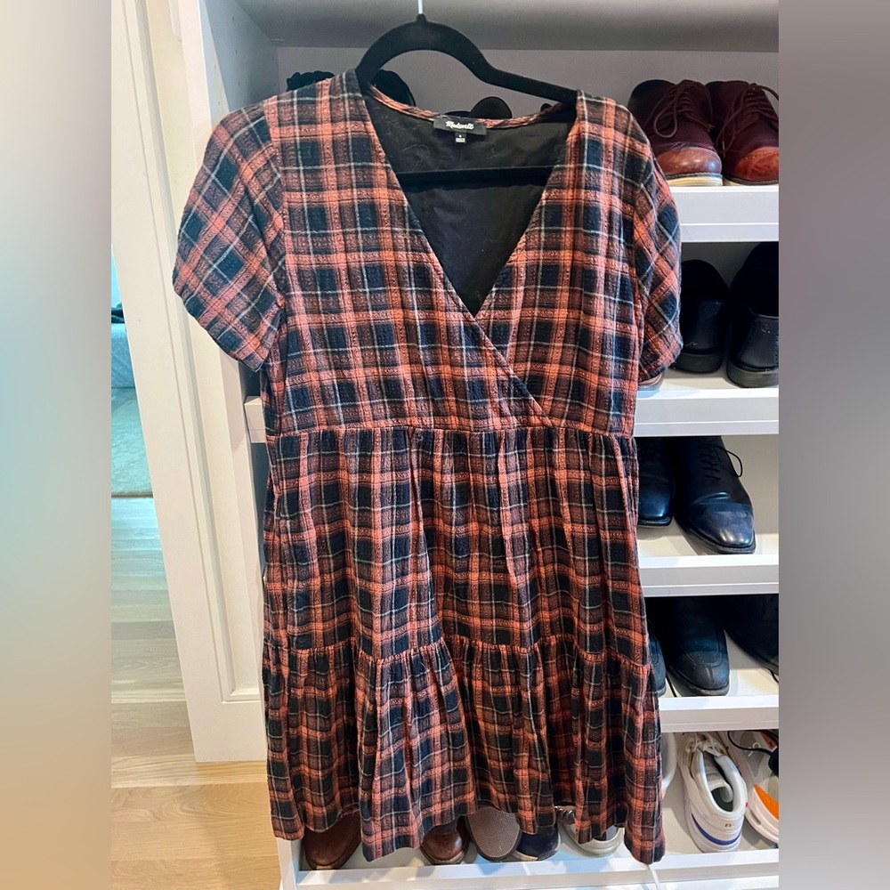 Super cute faux wrap Madewell dress